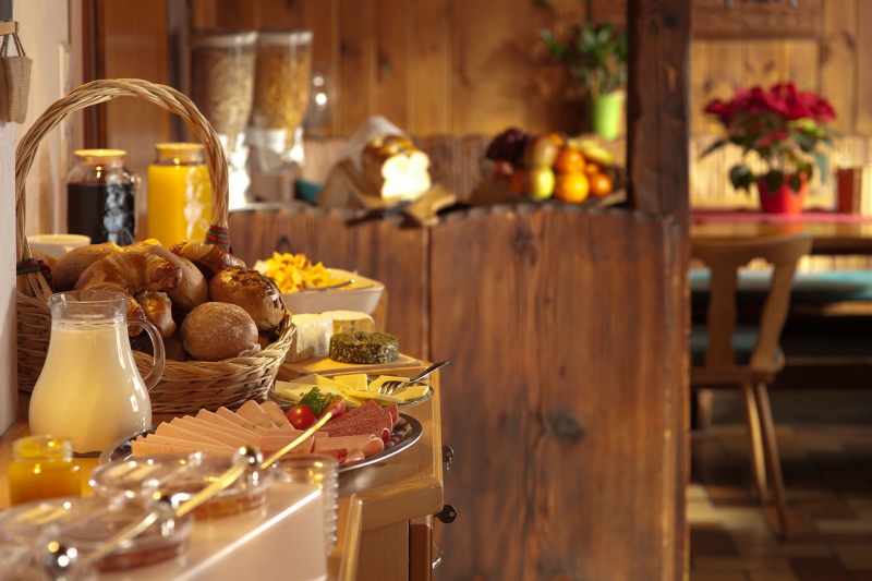 restaurant-LA LONDE LES MAURES-min_breakfast-801827